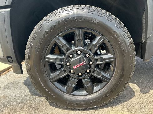 Certified 2025 GMC Sierra 2500 AT4 AWD/4WD image 50