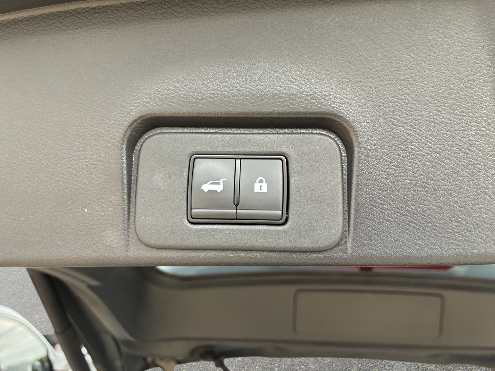 Used 2023 Nissan Rogue SL w/ SL Premium Package FWD image 13