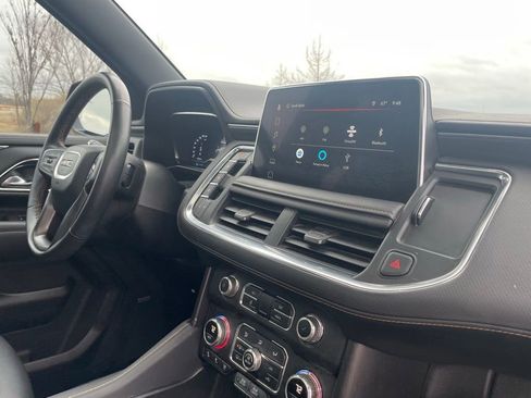 Used 2024 GMC Yukon XL AT4 w/ AT4 Premium Package image 31