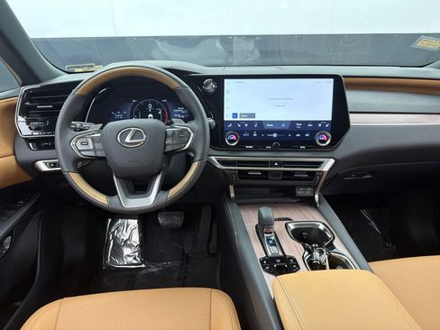 Used 2025 Lexus RX 350 Premium w/ Accessory Package AWD/4WD image 8