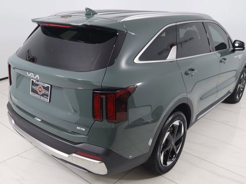 Used 2025 Kia Sorento EX image 48