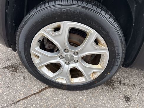 Used 2016 Jeep Renegade Limited image 9