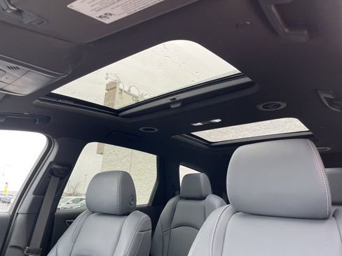 Used 2023 Buick Enclave Essence w/ Experience Buick Package image 15