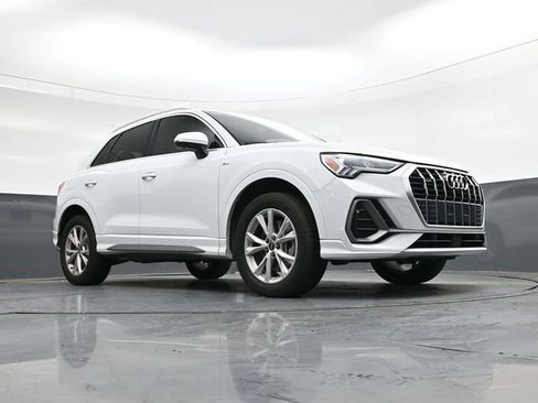 Used 2022 Audi Q3 2.0T Premium Plus w/ Premium Plus Package image 29