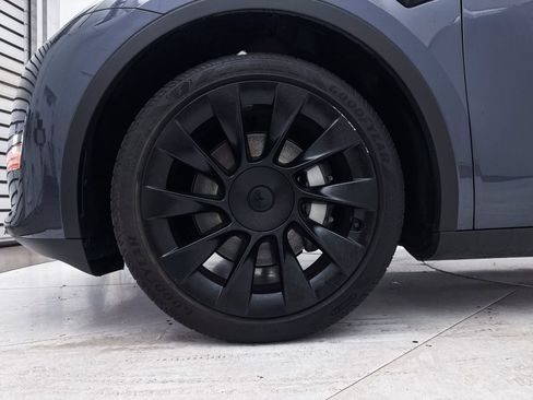 Used 2023 Tesla Model Y Long Range image 15