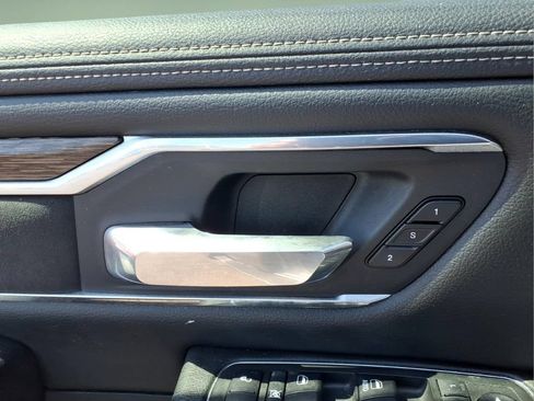 Used 2019 RAM 1500 Laramie AWD/4WD image 15