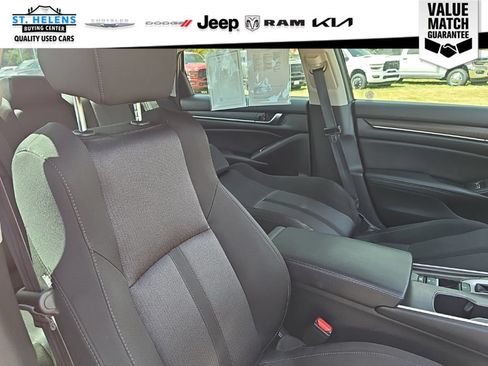 Used 2018 Honda Accord EX image 31