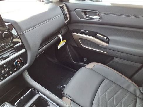 New 2025 Nissan Pathfinder Platinum w/ Cargo Package image 24