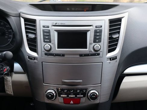 Used 2014 Subaru Outback 2.5i Premium AWD/4WD image 35