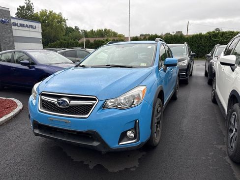 Used 2017 Subaru Crosstrek 2.0i Premium AWD/4WD image 2