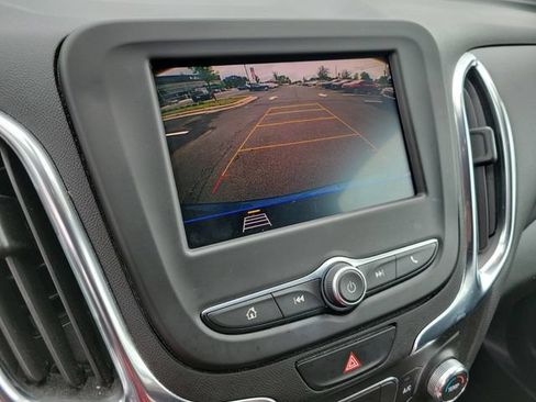 Used 2021 Chevrolet Equinox LT FWD image 27