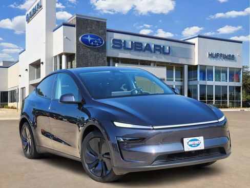 Used 2026 Tesla Model Y Long Range AWD/4WD image 1