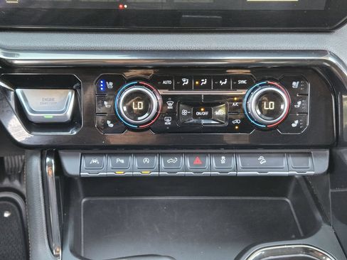 Used 2024 GMC Sierra 1500 AT4 w/ Technology Package AWD/4WD image 16