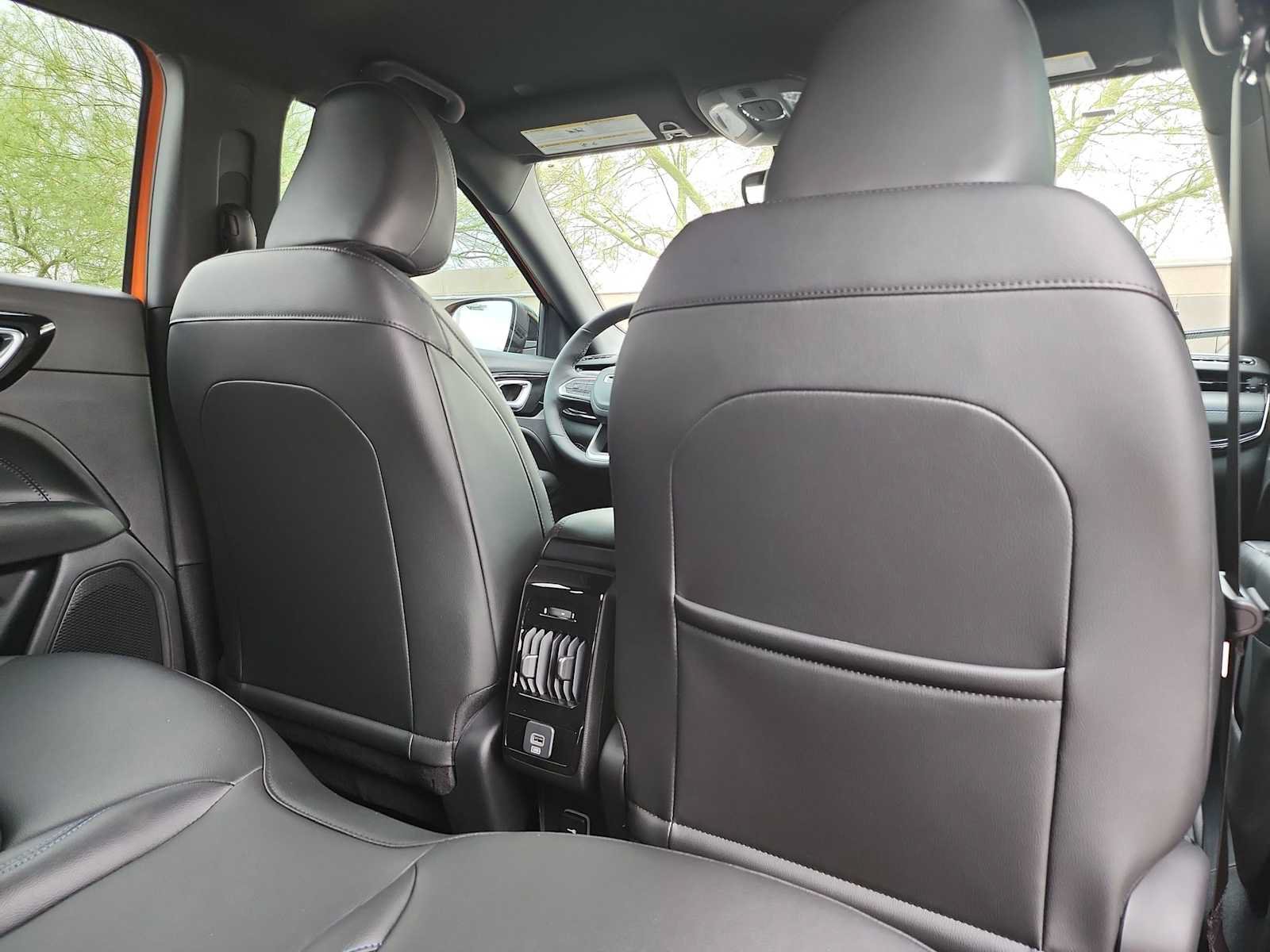 New 2026 Jeep Compass Latitude AWD/4WD image 16
