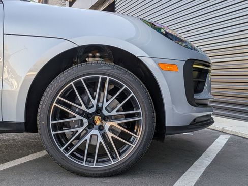 New 2026 Porsche Macan image 11