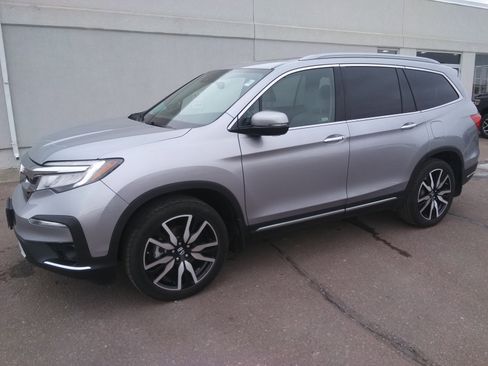 Used 2019 Honda Pilot Touring image 2