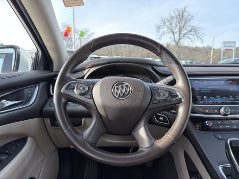 Used 2017 Buick LaCrosse Preferred image 14