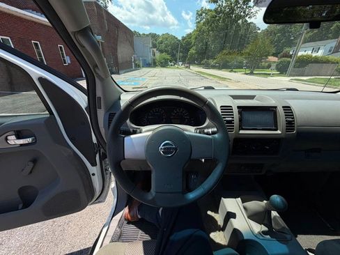Used 2013 Nissan Frontier S RWD image 10
