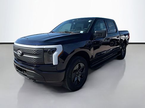 Used 2024 Ford F150 Lightning Flash w/ Max Trailer Tow Package image 8