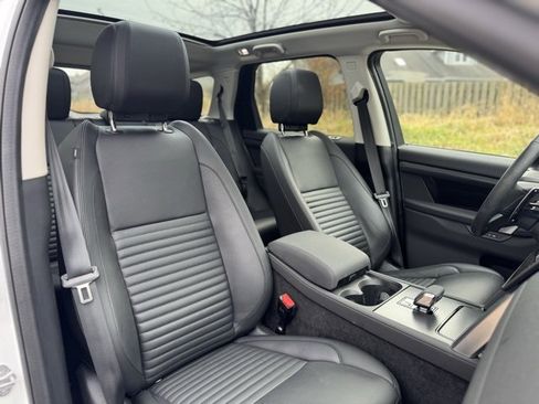 New 2025 Land Rover Discovery Sport S image 21