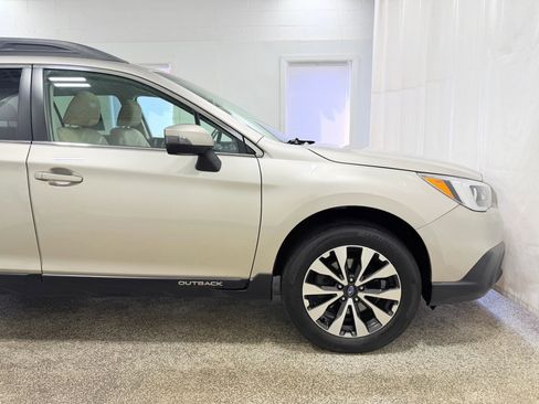 Used 2017 Subaru Outback 2.5i Limited image 8