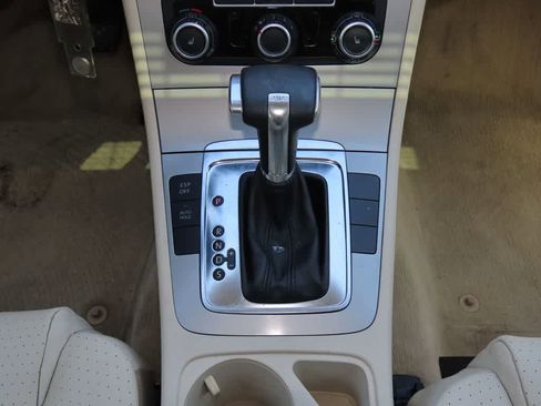 Used 2010 Volkswagen Passat Komfort FWD image 20