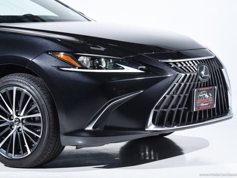 Used 2024 Lexus ES 300h w/ Premium Package image 13
