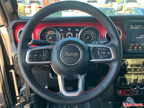 Used 2023 Jeep Wrangler Unlimited Rubicon AWD/4WD image 21