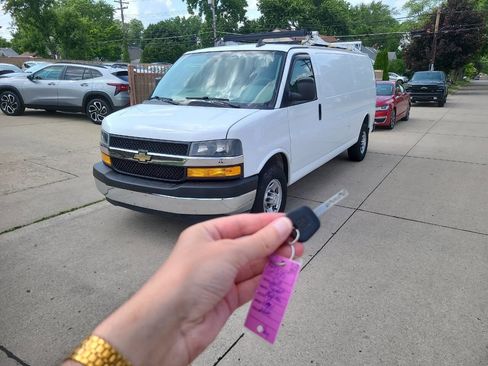 Used 2018 Chevrolet Express 2500 Extended image 60