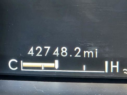 Used 2022 Lincoln Nautilus Reserve w/ Luxury Package image 28