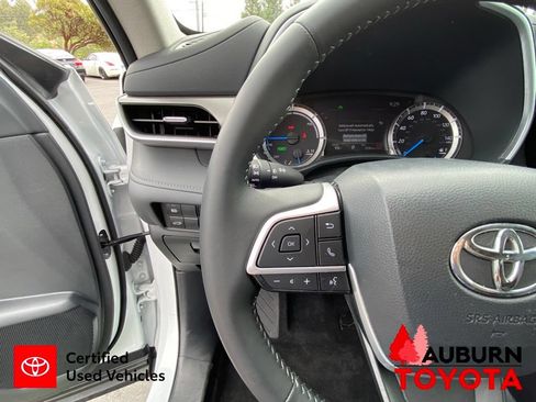 Certified 2024 Toyota Highlander XLE AWD/4WD image 46