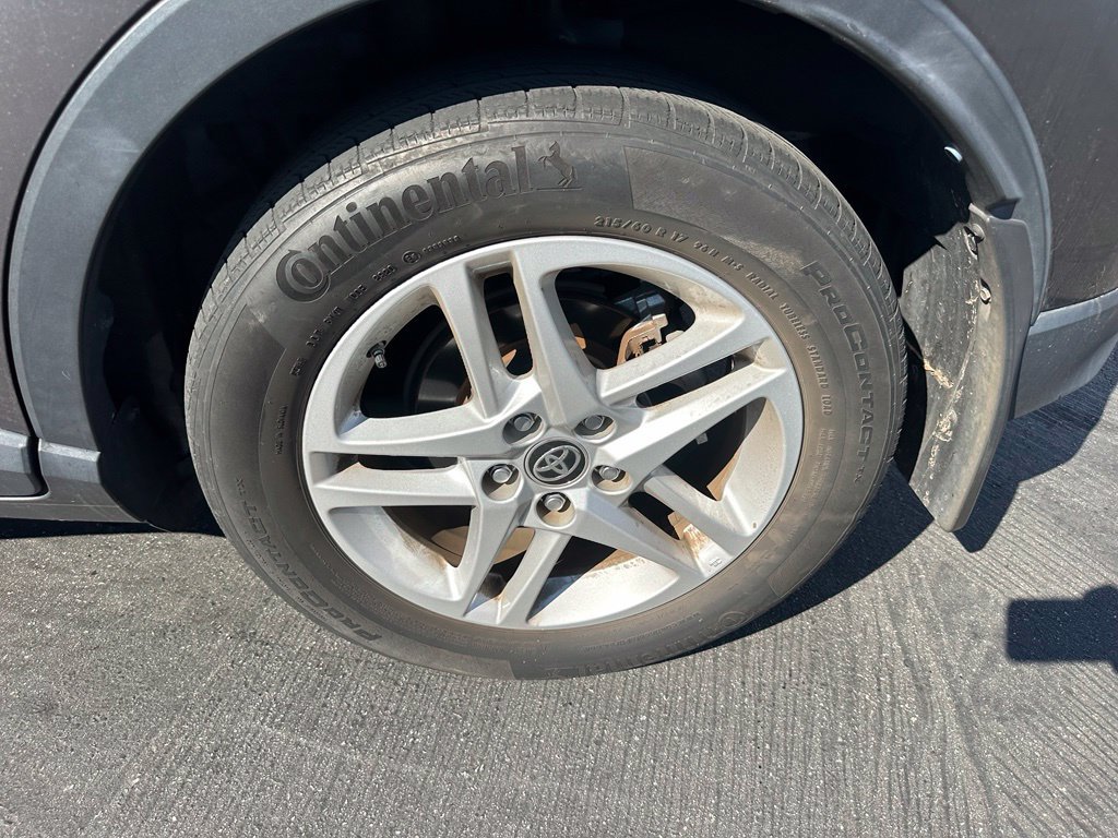 Used 2021 Toyota C-HR LE FWD image 3