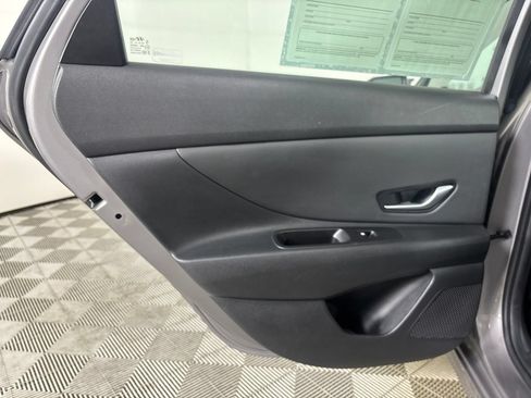 Used 2023 Hyundai Elantra Limited FWD image 19
