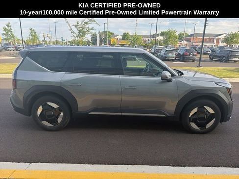 Certified 2024 Kia EV9 Light Long Range RWD image 10