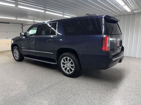 Used 2020 GMC Yukon XL Denali AWD/4WD image 5