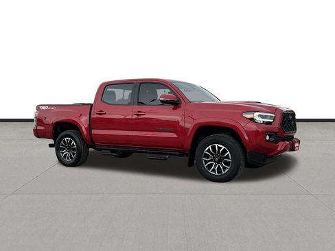 Used 2022 Toyota Tacoma TRD Sport w/ Technology Package RWD image 3