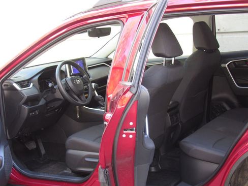 Certified 2024 Toyota RAV4 LE AWD/4WD image 12
