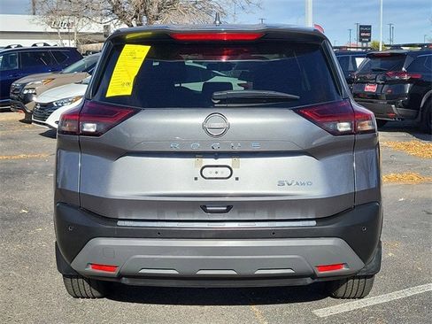 Used 2022 Nissan Rogue SV image 5
