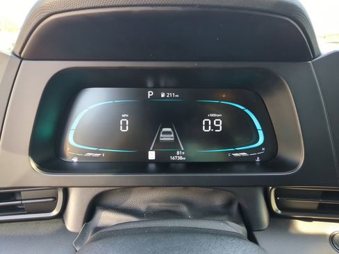 Used 2025 Hyundai Elantra Sport image 28