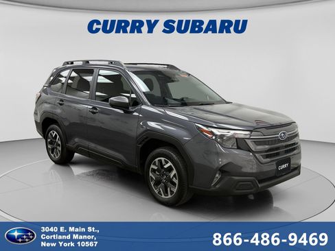Used 2025 Subaru Forester Premium AWD/4WD image 7