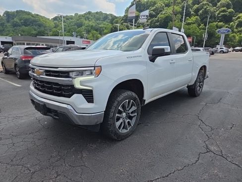 Used 2025 Chevrolet Silverado 1500 LT AWD/4WD image 3