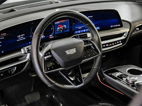 Used 2024 Cadillac Lyriq Luxury image 15