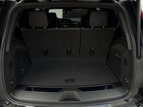 Certified 2024 Cadillac Escalade Premium Luxury image 13