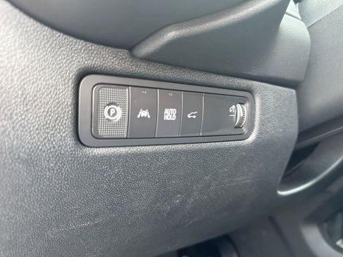 New 2025 Chevrolet Equinox EV RS image 18