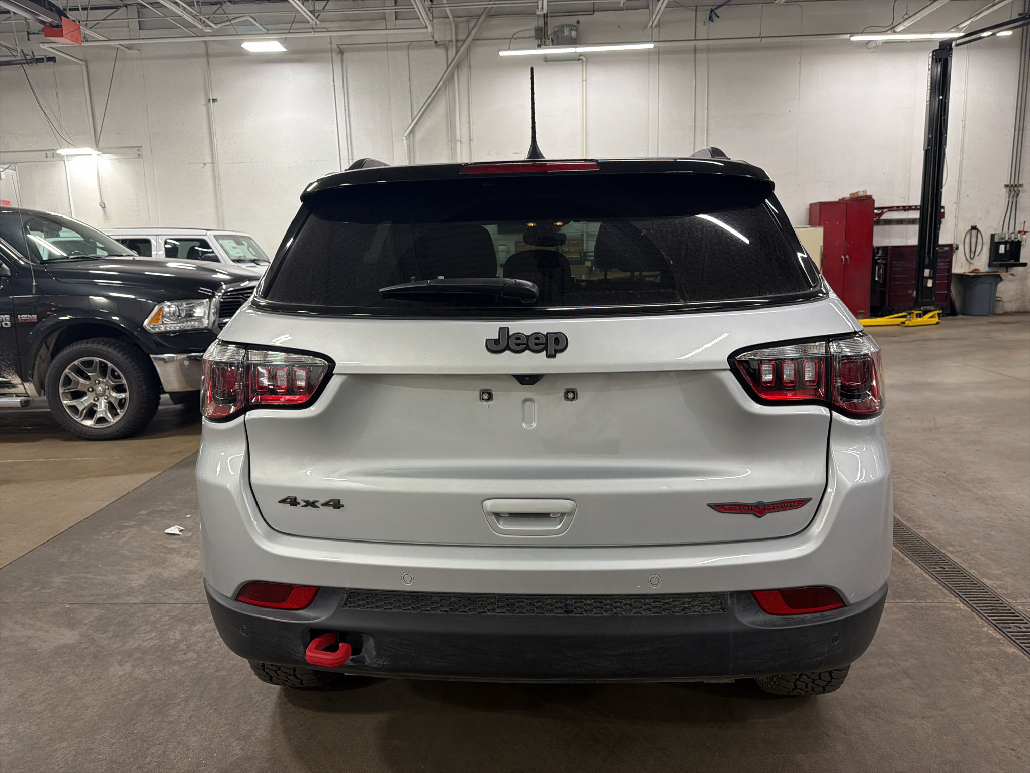 Used 2026 Jeep Compass Trailhawk AWD/4WD image 4