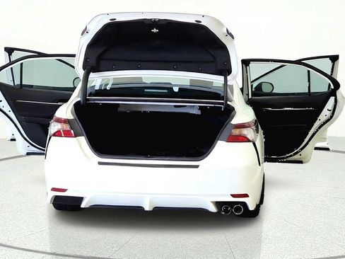 Used 2024 Toyota Camry SE w/ Cold Weather Package FWD image 11