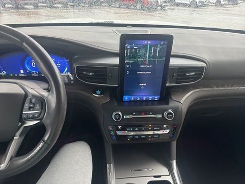 Used 2020 Ford Explorer Platinum w/ Premium Technology Package AWD/4WD image 17