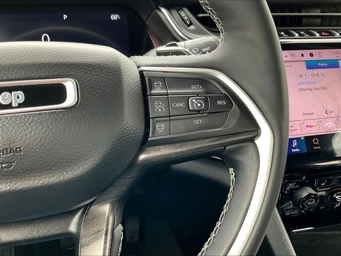 Used 2023 Jeep Grand Cherokee L Limited image 19