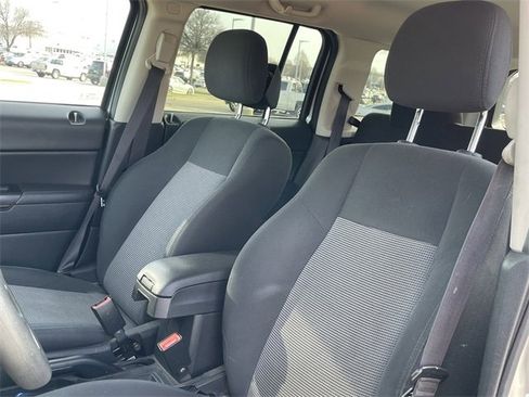 Used 2016 Jeep Patriot Sport w/ Power Value Group image 14