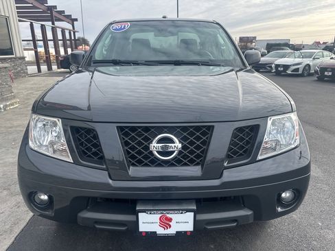 Used 2011 Nissan Frontier PRO-4X image 3